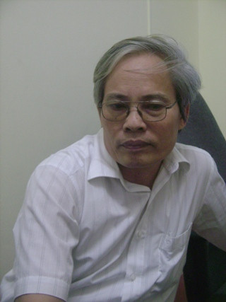 Theo bác sĩ Phạm Ngọc Ngô - Phó Giám đốc Bệnh viện tâm thần Nghệ An, nên sớm dẹp bỏ những trung tâm ngoại cảm tự do và cần có những biện pháp tìm mộ liệt sỹ khoa học Theo bác sĩ Phạm Ngọc Ngô - Phó Giám đốc Bệnh viện tâm thần Nghệ An, nên sớm dẹp bỏ những trung tâm ngoại cảm tự do và cần có những biện pháp tìm mộ liệt sỹ khoa học