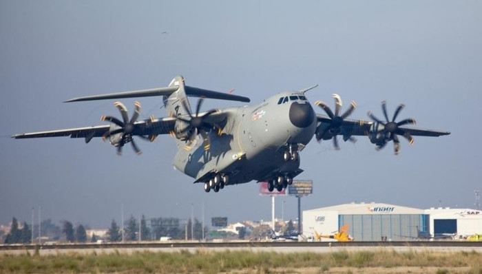 Máy bay vận tải quân dụng A-400M của Airbus Máy bay vận tải quân dụng A-400M của Airbus