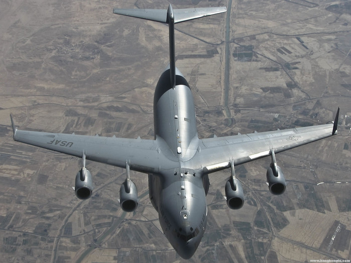 Máy bay vận tải chiến lược C-17 của Không quân Mỹ. Máy bay vận tải chiến lược C-17 của Không quân Mỹ.