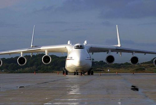 Máy bay vận tải hạng nặng An-225 Nga Máy bay vận tải hạng nặng An-225 Nga