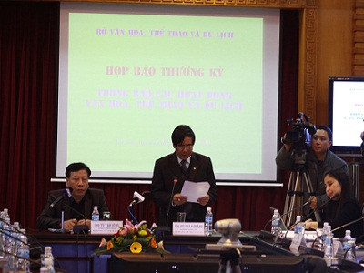 Ông Vũ Xuân Thành trả lời các câu hỏi của các cơ quan báo chí. Ảnh: Xuân Thanh Ông Vũ Xuân Thành trả lời các câu hỏi của các cơ quan báo chí. Ảnh: Xuân Thanh