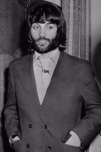 Huyền thoại George Best của Man Utd cũng là một cầu thủ có bộ râu rất đặc biệt Huyền thoại George Best của Man Utd cũng là một cầu thủ có bộ râu rất đặc biệt