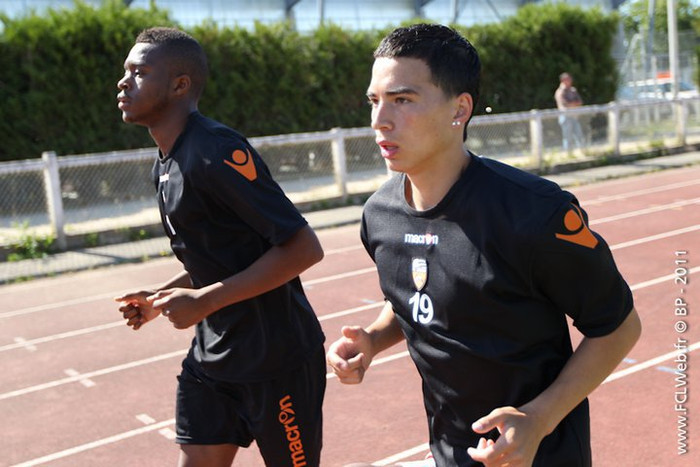 Tiền đạo Tristan Đỗ (Pháp) sinh ngày 31/1/1993, cao 1m70. Anh hiện đang khoác áo số 19 của CLB FC Lorient, đội đang chơi tại Ligue I, Pháp. Giá chuyển nhượng trên transfermarkt của Tristan vào khoảng 150.000 Euro. Tiền đạo Tristan Đỗ (Pháp) sinh ngày 31/1/1993, cao 1m70. Anh hiện đang khoác áo số 19 của CLB FC Lorient, đội đang chơi tại Ligue I, Pháp. Giá chuyển nhượng trên transfermarkt của Tristan vào khoảng 150.000 Euro.