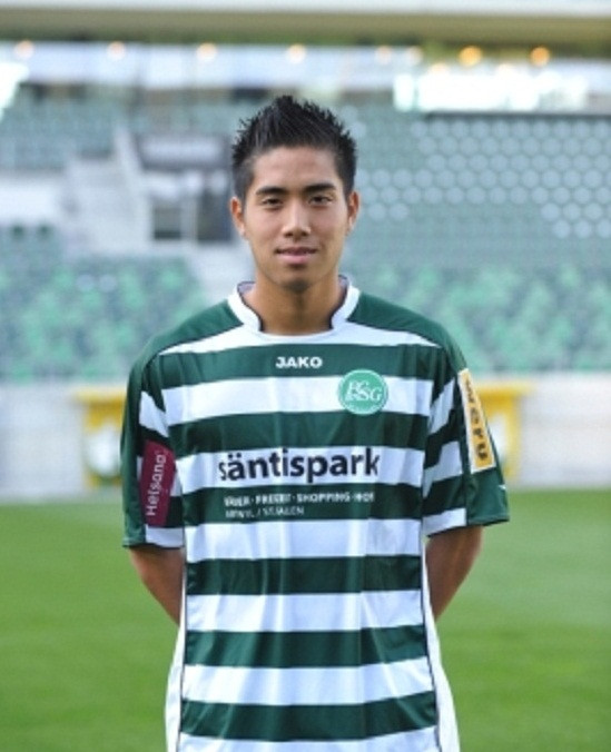 Cầu thủ Nguyễn Quốc Trung (Thụy Sỹ) sinh ngày 22/04/1990, cao 1m73, sở trường là hậu vệ cánh và hiện đang chơi cho CLB SC Bruhl tại giải hạng 2 Thụy Sỹ. Giá chuyển nhượng trên transfermarkt của Trung vào khoảng 50.000 Euro. Cầu thủ Nguyễn Quốc Trung (Thụy Sỹ) sinh ngày 22/04/1990, cao 1m73, sở trường là hậu vệ cánh và hiện đang chơi cho CLB SC Bruhl tại giải hạng 2 Thụy Sỹ. Giá chuyển nhượng trên transfermarkt của Trung vào khoảng 50.000 Euro.