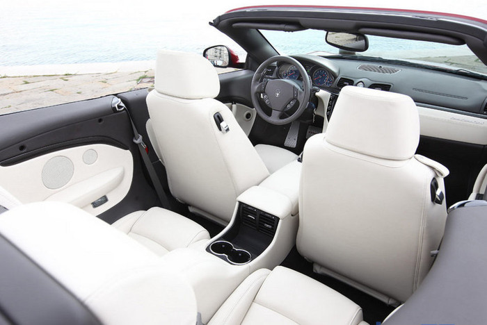 Chiếc Maserati GranCabrio Chiếc Maserati GranCabrio