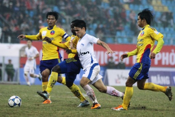 Điểm nhấn của trận đấu sự cuồng nhiệt của hàng vạn CĐV đất Cảng và màn ‘khai hỏa’ đầu tiên của tiền đạo Đình Tùng trong màu áo V. Hải Phòng. Điểm nhấn của trận đấu sự cuồng nhiệt của hàng vạn CĐV đất Cảng và màn ‘khai hỏa’ đầu tiên của tiền đạo Đình Tùng trong màu áo V. Hải Phòng.