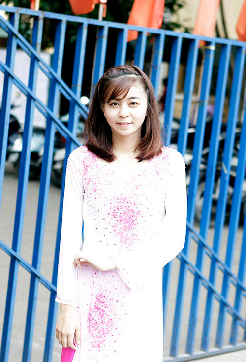 Không kém phần duyên dáng. Không kém phần duyên dáng.