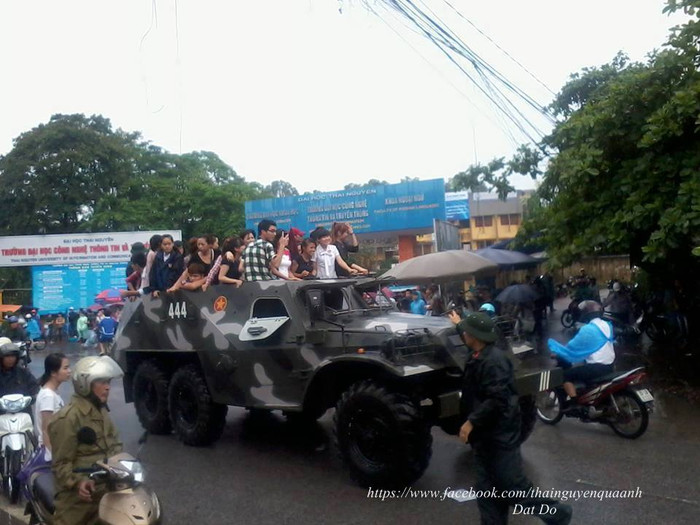 Đưa thí sinh tới điểm thi an toàn,kịp thời.