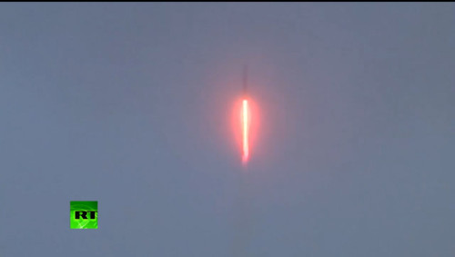 Tên lửa chiến lược được phóng từ tàu ngầm Nga (nguồn mạng quân sự sina Trung Quốc)