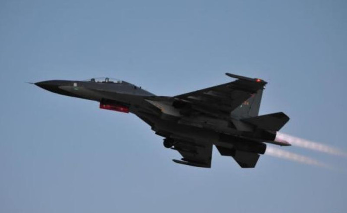 Máy bay chiến đấu Su-30MKK Không quân Trung Quốc (nguồn mạng sina Trung Quốc) Máy bay chiến đấu Su-30MKK Không quân Trung Quốc (nguồn mạng sina Trung Quốc)