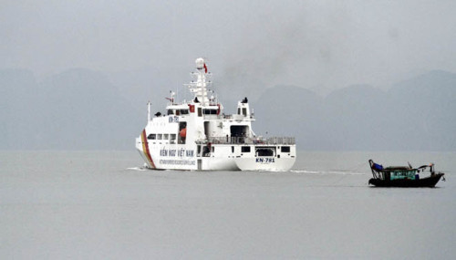 Tàu kiểm ngư KN 781 - tàu kiểm ngư lớn nhất Việt Nam vừa được đưa vào hoạt động để bảo vệ chủ quyền biển đảo. Việt Nam sẽ chế tạo thêm nhiều tàu chấp pháp hiện đại nữa để kiên quyết đuổi giàn khoan 981, tàu chiến, tàu hải cảnh... của Chính phủ Trung Quốc ra khỏi vùng biển chủ quyền của Việt Nam (Hình ảnh: nguồn mạng sina Trung Quốc) Tàu kiểm ngư KN 781 - tàu kiểm ngư lớn nhất Việt Nam vừa được đưa vào hoạt động để bảo vệ chủ quyền biển đảo. Việt Nam sẽ chế tạo thêm nhiều tàu chấp pháp hiện đại nữa để kiên quyết đuổi giàn khoan 981, tàu chiến, tàu hải cảnh... của Chính phủ Trung Quốc ra khỏi vùng biển chủ quyền của Việt Nam (Hình ảnh: nguồn mạng sina Trung Quốc)