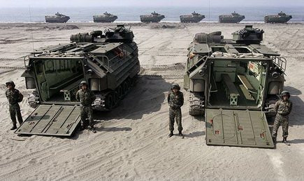 Xe chiến đấu đổ bộ AAV7 do Mỹ chế tạo Xe chiến đấu đổ bộ AAV7 do Mỹ chế tạo