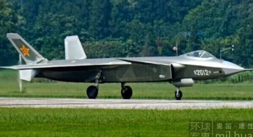 Máy bay chiến đấu số hiệu 2012 Trung Quốc xuất hiện trên mạng internet (nguồn mạng sina Trung Quốc)