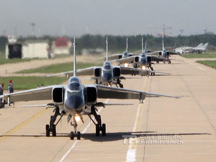 Máy bay chiến đấu ném bom JH-7 Phi Báo, Trung Quốc