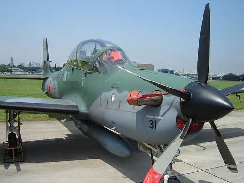 Venezuela đặt mua 24 máy bay EMB-314 Super Tucano của Brazil. Trong hình là máy bay EMB-314 Super Tucano của Không quân Indonesia, mua của Brazil Venezuela đặt mua 24 máy bay EMB-314 Super Tucano của Brazil. Trong hình là máy bay EMB-314 Super Tucano của Không quân Indonesia, mua của Brazil