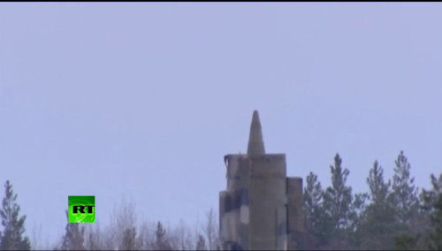 Tên lửa chiến lược Topol Nga chuẩn bị bắn