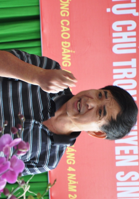 TS Lê Trường Tùng đưa ra những số liệu "biết nói" về bức tranh giáo dục đại học hiện nay. Ảnh: Xuân Trung.