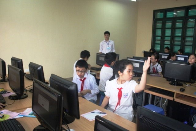 Các thí sinh nhí tỏ ra rất thoải mái nhưng không kém phần nghiêm túc trong lần đầu tham gia kỳ thi quốc gia.