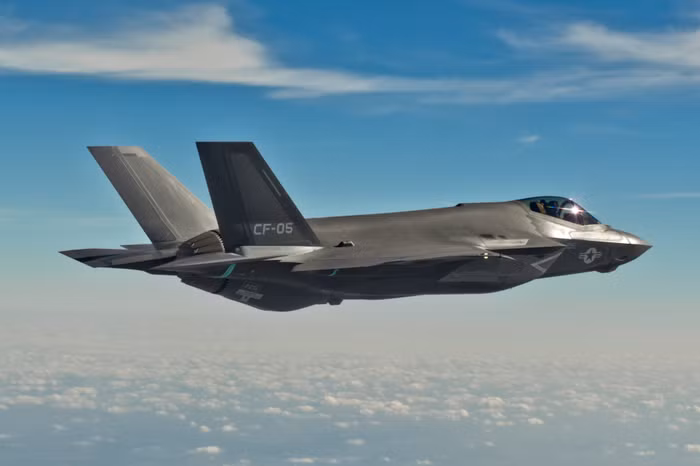 Máy bay chiến đấu tàng hình F-35C Mỹ