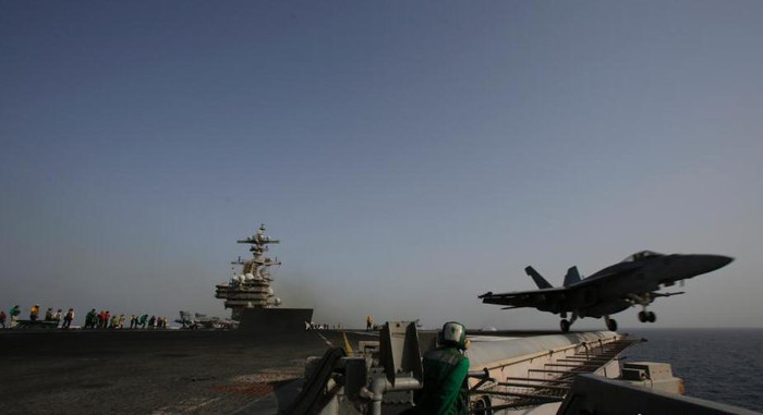 Ngày 10 tháng 8 năm 2014, máy bay chiến đấu trên tàu sân bay động cơ hạt nhân USS George H.W. Bush ở vịnh Ba Tư triển khai hoạt động không kích đối với Iraq.