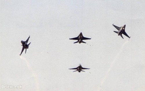 Biên đội máy bay chiến đấu F-16C của Không quân Pakistan (nguồn mạng quân sự sina Trung Quốc) Biên đội máy bay chiến đấu F-16C của Không quân Pakistan (nguồn mạng quân sự sina Trung Quốc)