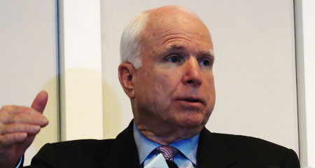 Ngày 8 tháng 8 năm 2014, tại cuộc họp báo ở Hà Nội, Thượng nghị sĩ Mỹ John McCain cho biết: Đã đến lúc Mỹ có thể nới lỏng lệnh cấm bán vũ khí sát thương cho Việt Nam. Mỹ sẵn sàng gia tăng trợ giúp về an ninh, giúp Việt Nam đảm bảo hợp thức chủ quyền của mình, bảo đảm bảo vệ các quyền của Việt Nam. Ngày 8 tháng 8 năm 2014, tại cuộc họp báo ở Hà Nội, Thượng nghị sĩ Mỹ John McCain cho biết: Đã đến lúc Mỹ có thể nới lỏng lệnh cấm bán vũ khí sát thương cho Việt Nam. Mỹ sẵn sàng gia tăng trợ giúp về an ninh, giúp Việt Nam đảm bảo hợp thức chủ quyền của mình, bảo đảm bảo vệ các quyền của Việt Nam.