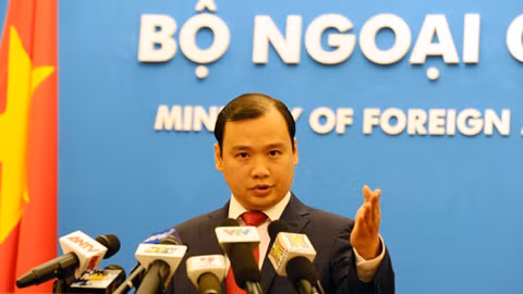 Ngày 7 tháng 8 năm 2014, người phát ngôn Bộ Ngoại giao Việt Nam Lê Hải Bình tuyên bố: Việt Nam có chủ quyền không tranh cãi đối với hai quần đảo Hoàng Sa và Trường Sa. Vì vậy mọi hoạt động của Trung Quốc ở hai quần đảo đều là bất hợp pháp và vô giá trị