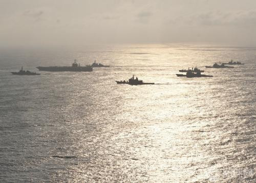 Mỹ-Nhật-Hàn trong một cuộc tập trận chung trên biển Hoa Đông (ảnh tư liệu) Mỹ-Nhật-Hàn trong một cuộc tập trận chung trên biển Hoa Đông (ảnh tư liệu)