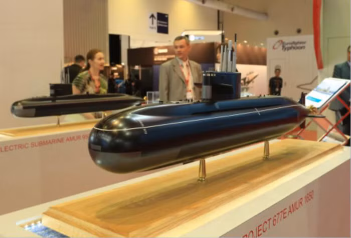 Mô hình tàu ngầm Amur-1650 Nga