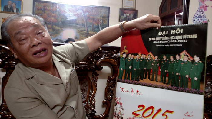 Trong thời gian dạy học của mình, Giáo sư Hoàng Ngọc Hòa nhận được nhiều niềm vui bất ngờ. Trong ảnh giáo sư giới thiệu về người học trò cũ của mình. Ảnh Xuân Trung