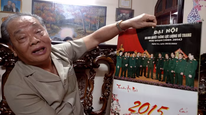 Trong thời gian dạy học của mình, Giáo sư Hoàng Ngọc Hòa nhận được nhiều niềm vui bất ngờ. Trong ảnh giáo sư giới thiệu về người học trò cũ của mình. Ảnh Xuân Trung