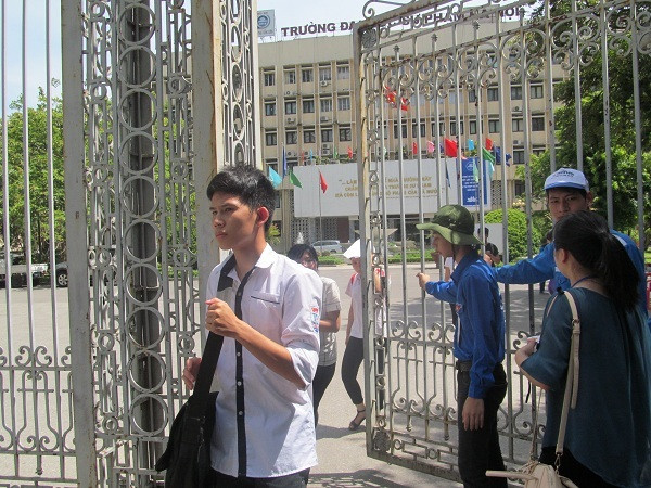 Cuộc sống người lính đảo lay động tâm hồn thí sinh trong đề Ngữ văn ảnh 2 Cuộc sống người lính đảo lay động tâm hồn thí sinh trong đề Ngữ văn ảnh 2