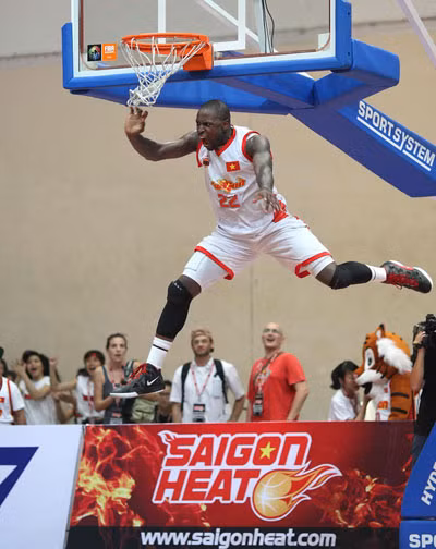 Một pha ghi điểm ấn tượng của cầu thủ Sài Gòn Heat