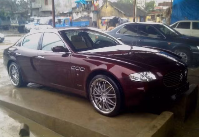 Trong bộ sưu tập xe siêu sang của đại gia ‘Phương Bình, anh tưng sở hữu chiếc Maserati Quattroporte vào năm 2008, khi đó đây là chiếc Maserati Quattroporte duy nhất ở Việt Nam. Trong bộ sưu tập xe siêu sang của đại gia ‘Phương Bình, anh tưng sở hữu chiếc Maserati Quattroporte vào năm 2008, khi đó đây là chiếc Maserati Quattroporte duy nhất ở Việt Nam.
