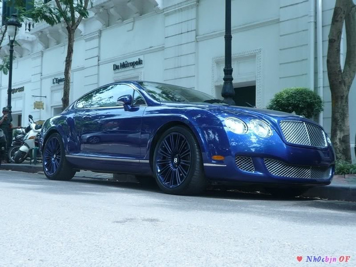 Một chiếc siêu xe khác của đại gia trẻ tên Phương là chiếc Bentley Continental GT Speed. Một chiếc siêu xe khác của đại gia trẻ tên Phương là chiếc Bentley Continental GT Speed.