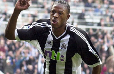 Chân sút Carl Cort thời còn khoác áo những chú 'Chích Chòe' Newcastle United