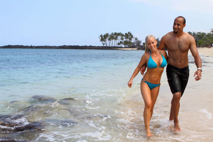 Kendra Wilkinson là một người đẹp dẫn chương trình truyền hình, kiêm người mẫu playboy khá nổi tiếng và 'đắt show' tại Mỹ. Kendra Wilkinson là một người đẹp dẫn chương trình truyền hình, kiêm người mẫu playboy khá nổi tiếng và 'đắt show' tại Mỹ.