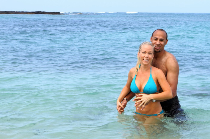 Đây là những hình ảnh trong một chuyến du lịch tắm biển của cặp đôi này. Đây là những hình ảnh trong một chuyến du lịch tắm biển của cặp đôi này.