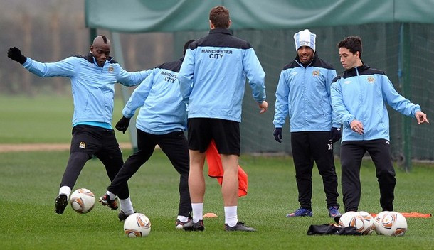 Hơn nữa, với một trận đấu có tính chất quyết định như thế này...