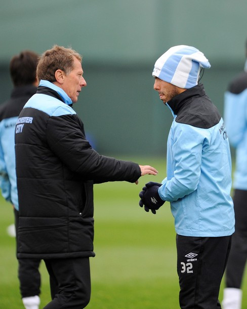 Và đến những ngày gần đây, Tevez đã quay trở lại tập luyện cùng đồng đội cũ ở Manchester City. Tất cả đều đang chú tâm vào trận đấu với đối thủ Sporting CP