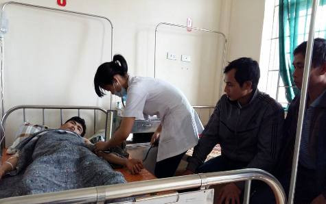 Theo nạn nhân Nguyễn Văn Sỹ thì trước khi giàn giáo sập đã bị sụt phanh hãm trước đó 2 lần và đã được công nhân báo cho người quản lý tại công trường (ảnh Xuân Hòa) Theo nạn nhân Nguyễn Văn Sỹ thì trước khi giàn giáo sập đã bị sụt phanh hãm trước đó 2 lần và đã được công nhân báo cho người quản lý tại công trường (ảnh Xuân Hòa)