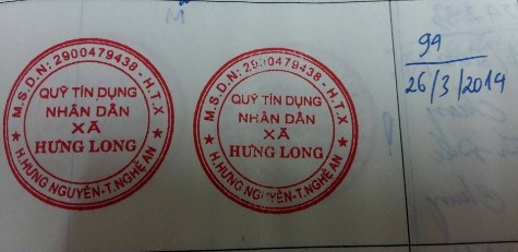 Mẫu dấu mới của Quỹ tín dụng nhân dân xã Hưng Long được lưu lại trước khi được cấp phép cho đơn vị này lưu tại Công an tỉnh Nghệ An cho thấy giấy phép hoạt động ở vành tròn phía ngoài cùng của con dấu đã có sự thay đổi so với con dấu cũ(ảnh Xuân Hòa) Mẫu dấu mới của Quỹ tín dụng nhân dân xã Hưng Long được lưu lại trước khi được cấp phép cho đơn vị này lưu tại Công an tỉnh Nghệ An cho thấy giấy phép hoạt động ở vành tròn phía ngoài cùng của con dấu đã có sự thay đổi so với con dấu cũ(ảnh Xuân Hòa)