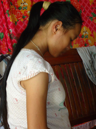 Nữ sinh M trong cuộc trao đổi với phóng viên Nữ sinh M trong cuộc trao đổi với phóng viên