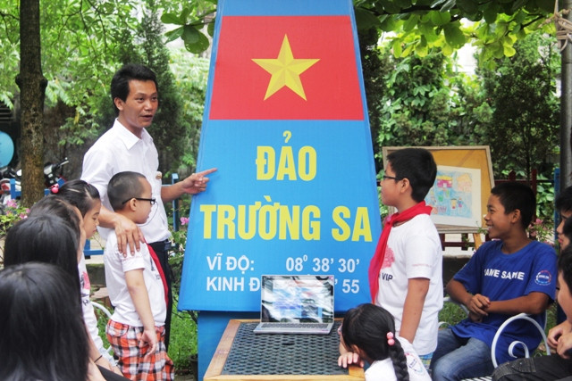 Khơi dậy lòng tự tôn dân tộc là việc làm phải được giáo dục từ nhỏ. Khơi dậy lòng tự tôn dân tộc là việc làm phải được giáo dục từ nhỏ.
