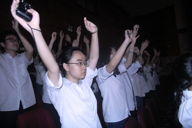 Cùng bạn tri ân tới các thầy cô.