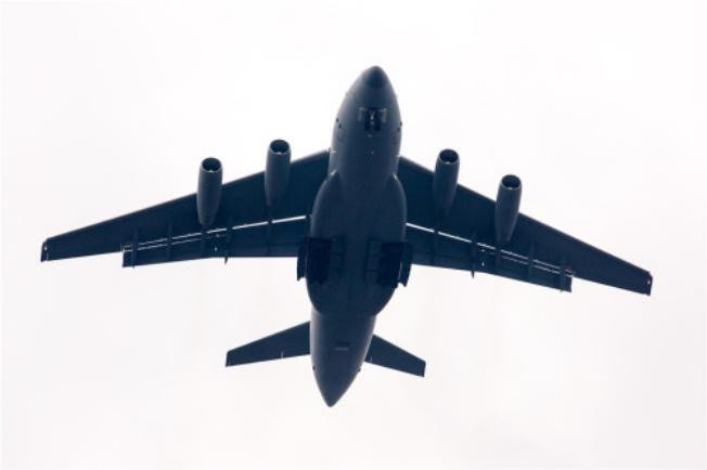 Máy bay vận tải cỡ lớn Y-20 Trung Quốc bay biểu diễn