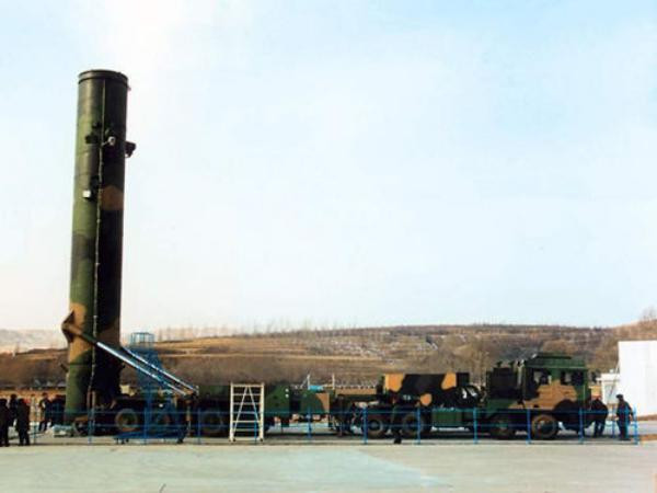 Tân Hoa xã tự tin cho rằng, tên lửa chiến lược Đông Phong-31 Trung Quốc đã ứng dụng rất nhiều "công nghệ mới", một số tính năng đạt trình độ "đẫn trước" thế giới. Tân Hoa xã tự tin cho rằng, tên lửa chiến lược Đông Phong-31 Trung Quốc đã ứng dụng rất nhiều "công nghệ mới", một số tính năng đạt trình độ "đẫn trước" thế giới.