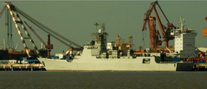 Tàu khu trục tên lửa Type 052D số 2 cơ bản hoàn thành (nguồn mạng sina TQ) Tàu khu trục tên lửa Type 052D số 2 cơ bản hoàn thành (nguồn mạng sina TQ)