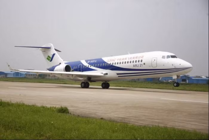 Máy bay chở khách AJR21 bay thử