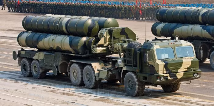 Hệ thống tên lửa phòng không S-400 do Nga chế tạo